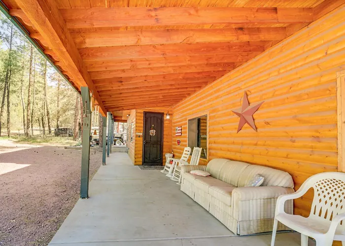 Game Nights In Pine's Winter Woods: Cozy Holiday home *